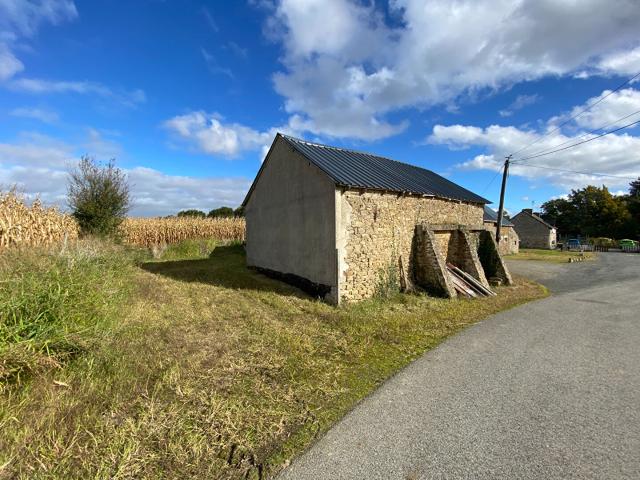 BEAUX BATIMENTS, CAMPAGNE DE PLESTAN, AU CALME !