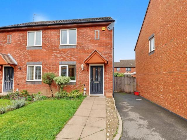 Beavers Brook Close, Leamington Spa 2 bed semi detached house to rent £1,200 pcm £277 pw