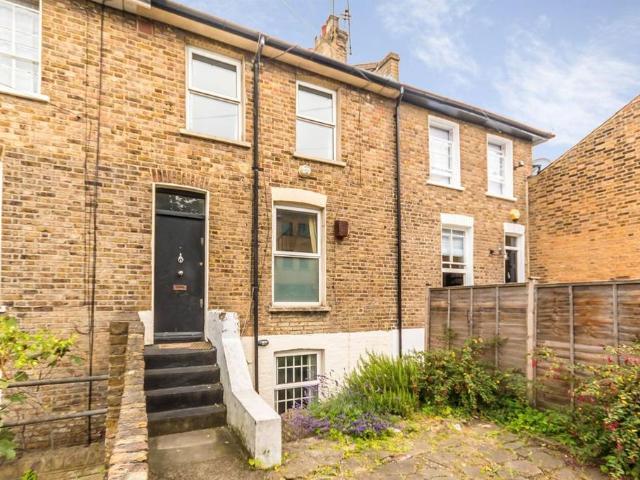 Beavor Grove, London W6 2 bed house to rent £2,900 pcm £669 pw