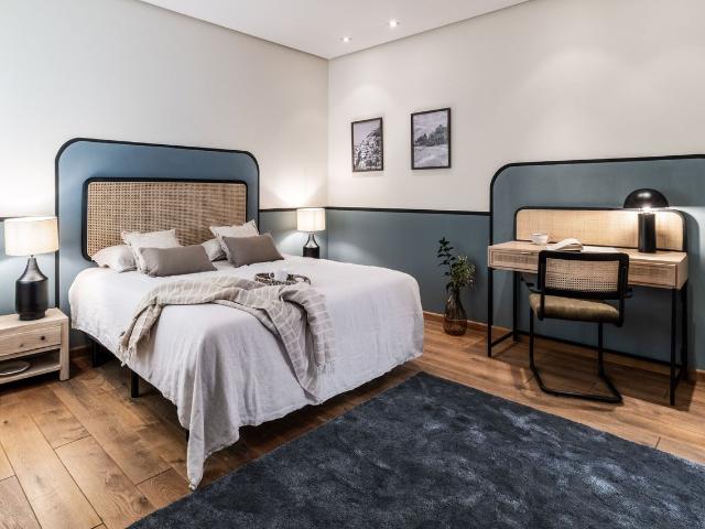 Beach Themed 3 Bedroom Apartment with Modern Luxury and Workspaces in Recoletos, Madrid Amsterdam Apartments for Rent
