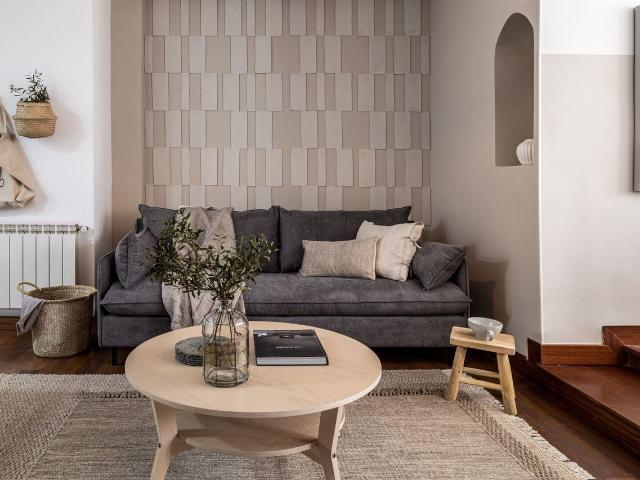 Beach Themed 1 Bedroom Apartment with Amalfi Coast Design and Dedicated Workspace, Madrid Amsterdam Apartments for Rent