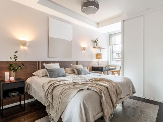 Beach Themed 2 Bedroom Apartment with Rooftop Pool and Gym in Malasaña, Madrid Amsterdam Apartments for Rent