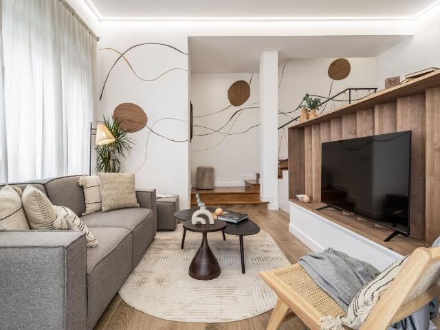 Beach Themed 2 Bedroom Apartment with Workstation and Doorman in Azca, Madrid Amsterdam Apartments for Rent