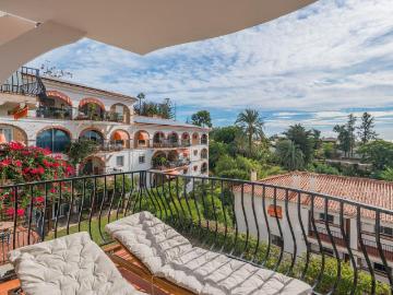Beach view| Terrace | Pool | Workspace | HS WIFI