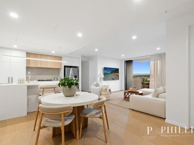 BEACH WALKS IN THE MORNING & TEDDER AVENUE AT YOUR DOORSTEP