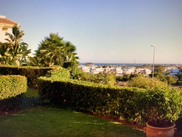 Beach Apartment for rent in Marbesa, Marbella, Málaga
