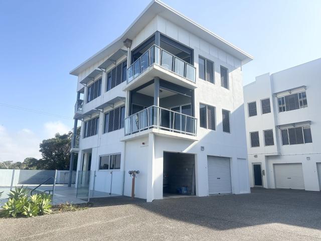 Beach Break – Coastal Living at Its Best!