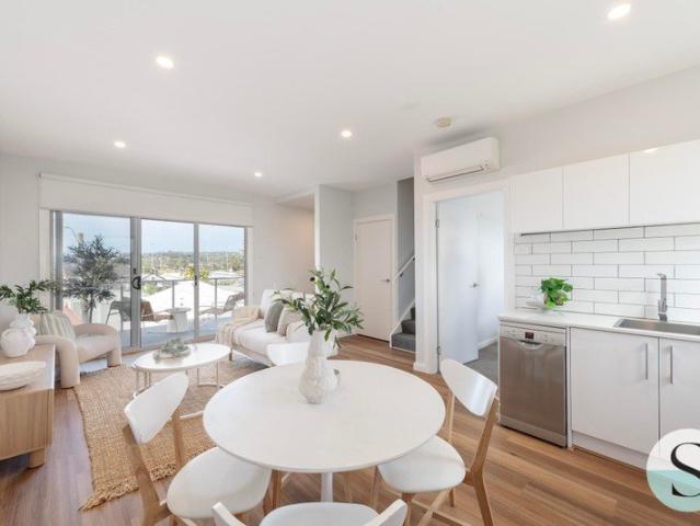 Beach Days, City Nights & a Place of Your Own! Private Penthouse in a Small Complex of only 4 Residences! Newer Build, Contemporary Sunny Interior!