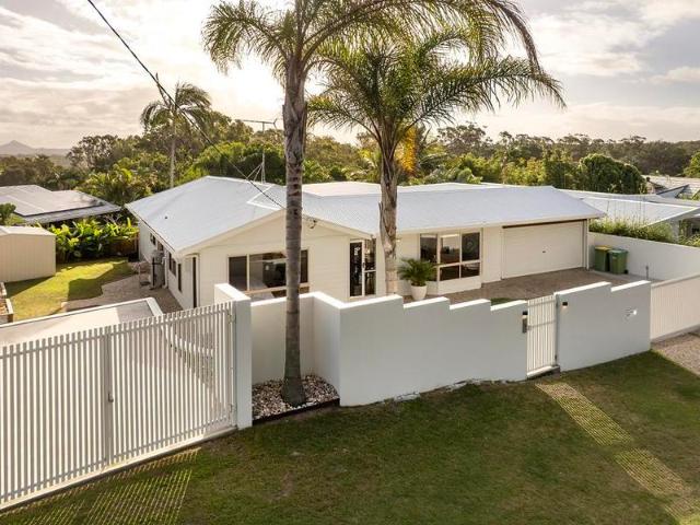 Beach Days, Poolside Afternoons & Easy Peregian Living