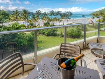 Beach Facing Apartment With Spectacular Views!