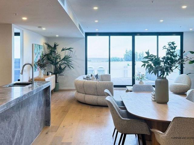 Beach Facing: Beach Point Sandringham Penthouse, Luxury Meets Elegance $20K Rebate for the Next Buyer Only