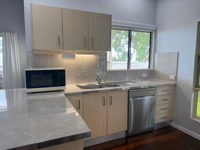 BEACH FRONT 1 BEDROOM STUDIO FULLY FURNISHED SELF CONTAINED