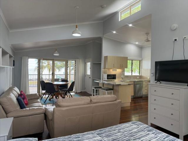 BEACH FRONT 1 BEDROOM STUDIO FULLY FURNISHED SELF CONTAINED