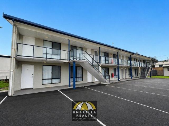 BEACH FRONT UNIT!