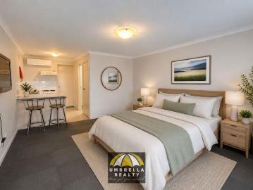 BEACH FRONT UNIT!