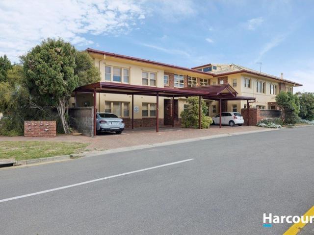 Beach front apartment with uninterrupted sea views as far as your eyes can see!