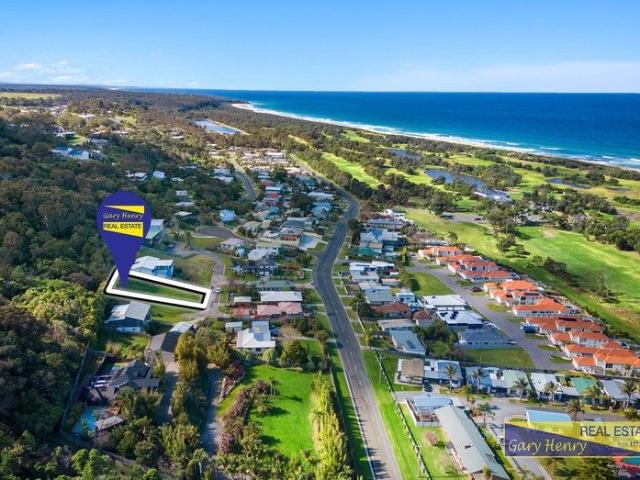 BEACH & GOLF COURSE LOCATION!