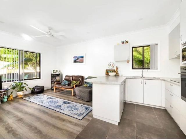 DEPOSIT TAKEN Beach house TO APPLY ONLINE FOR A RENTAL FOLLOW THIS LINK t app.com.au/rwb