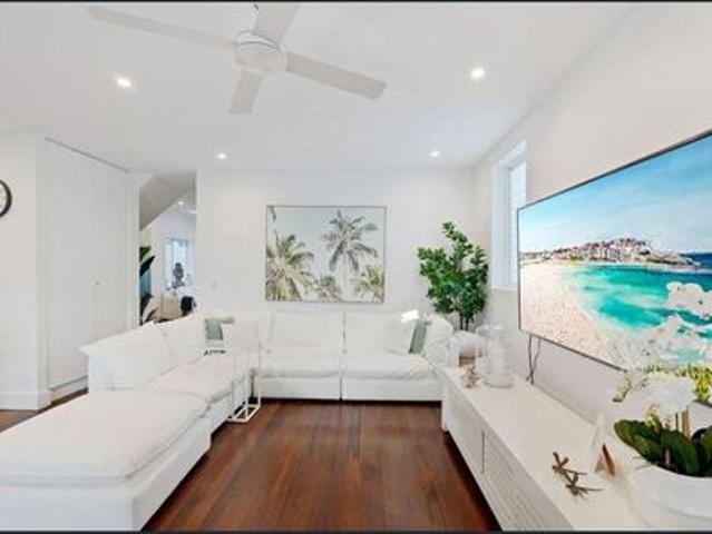 BEACH HOUSE with Separate Studio Long Term @ NORTH BONDI FURNISHED