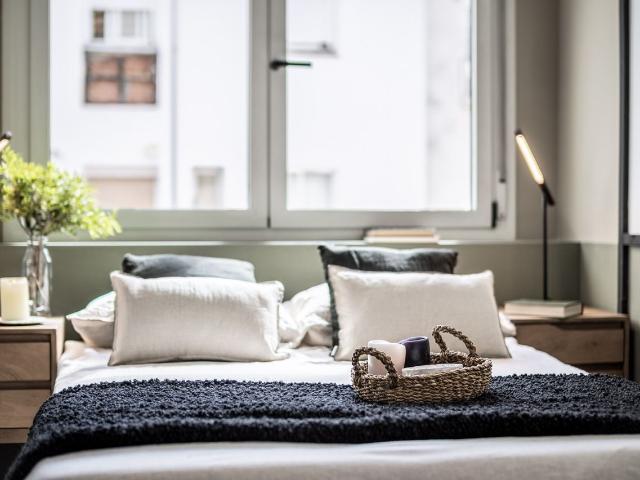 Beach Inspired 2 Bedroom Apartment with Master Ensuite and Dedicated Workspace, Madrid Amsterdam Apartments for Rent