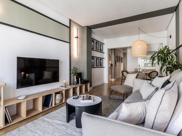 Beach Inspired 2 Bedroom Apartment with Master Ensuite and Dedicated Workspace, Madrid Amsterdam Apartments for Rent