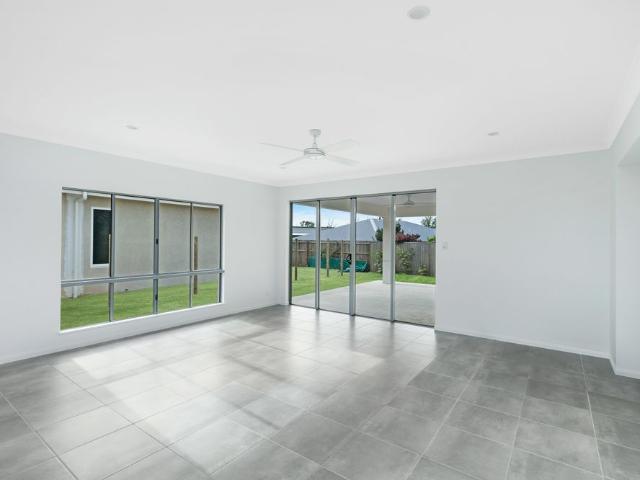 Beach Lifestyle in Prestigious Elysian Estate