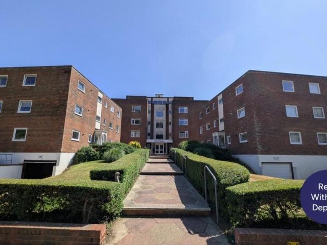 Beach Marine, The Riviera, Sandgate. 2 bed flat to rent £1,150 pcm £265 pw