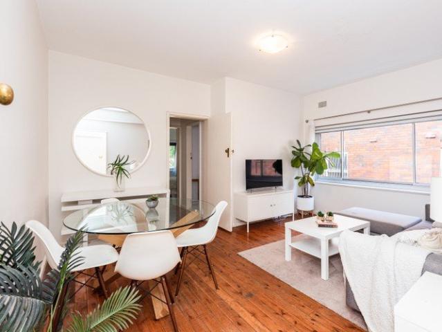 BEACH PAD FULLY FURNISHED @ BONDI BEACH