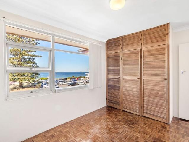 Beach Pad With Ocean Views Footsteps to Sand and Surf