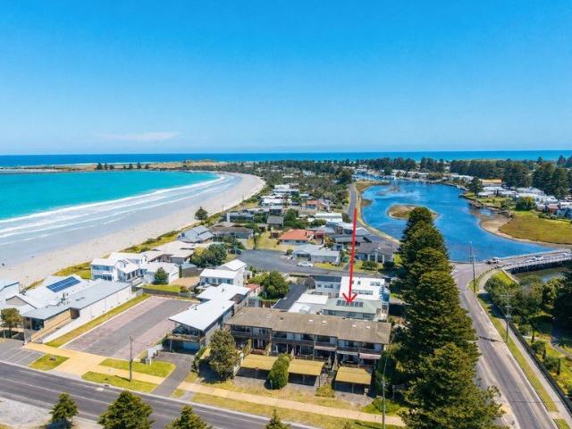 Beach, River & Town The Best of Port Fairy at Your Doorstep