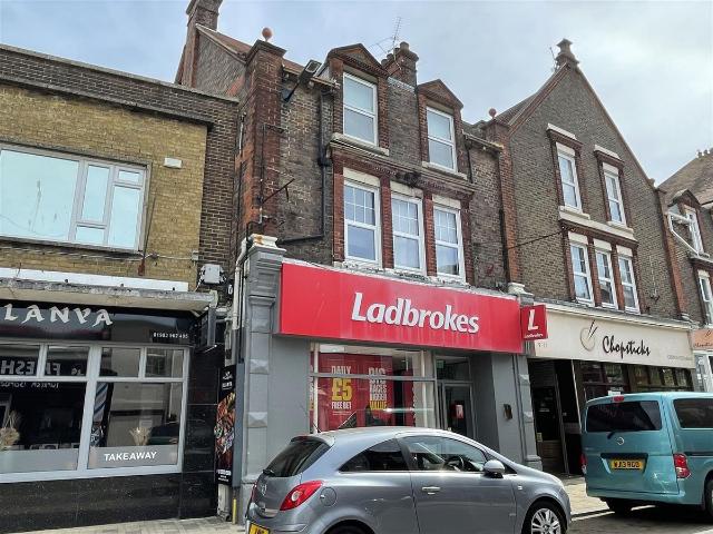 Beach Road, Littlehampton BN17, 2 bed flat to rent, £1,100 pcm | PrimeLocation