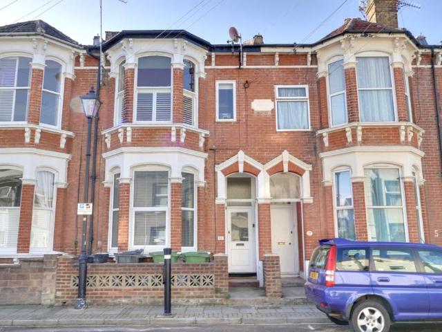 Beach Road, Southsea FURNISHED 1 bed ground floor flat to rent £950 pcm £219 pw