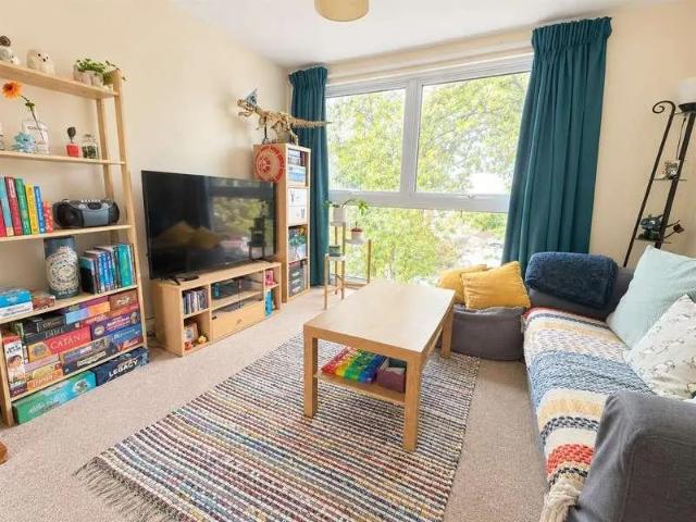 Beach Road West, Portishead, BS20