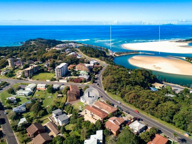 Beach, Shops And Easy Living