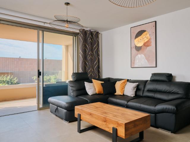 BEACH SUITE