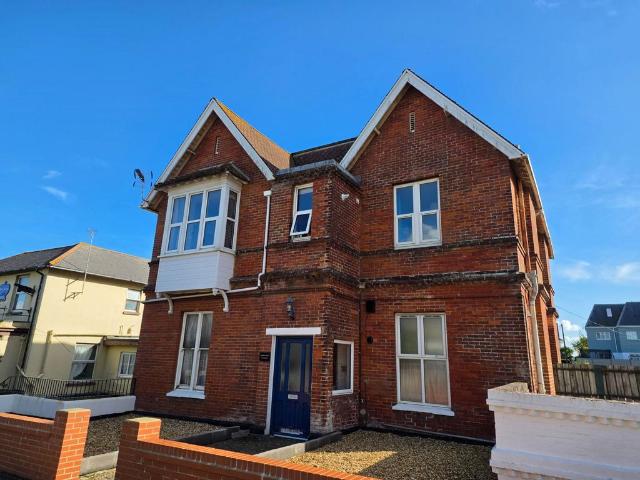 Beachfield Road, Sandown PO36 2 bed flat to rent £895 pcm £207 pw