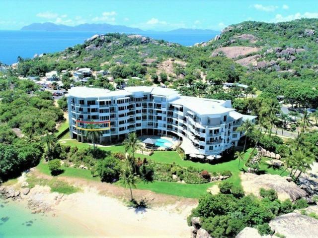 Beachfront Apartment with Stunning Ocean Views