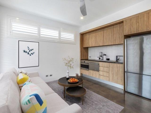 BEACHFRONT APARTMENT IN CENTRAL CASUARINA