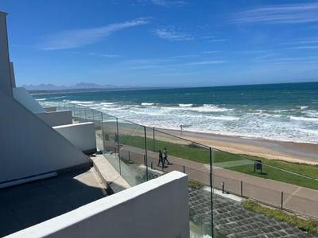 beachfront apartment on hartenbos ma.