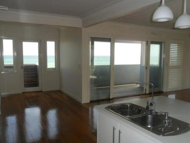 BEACHFRONT ASPENDALE
