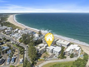 BEACHFRONT COMPLEX â GORGEOUS LAKE & PARK VIEWS