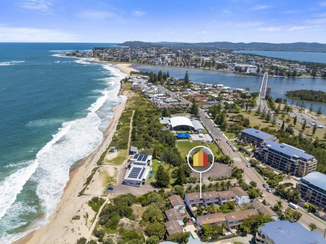 Beachfront Complex â Park the Car & Embrace the Lifestyle