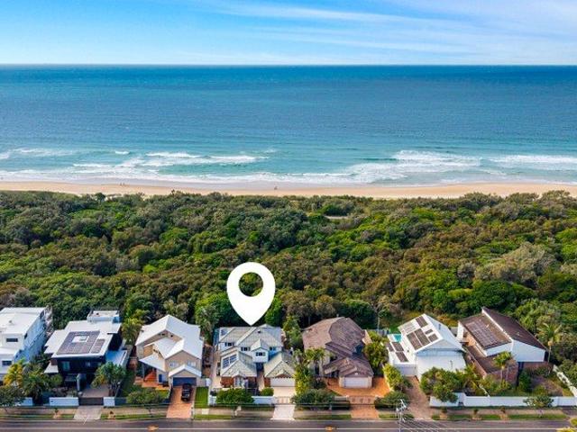 BEACHFRONT | DUAL LIVING RESIDENCE
