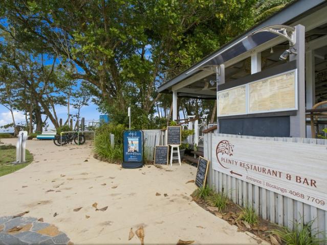 Beachfront Freehold Mission Beach Restaurant and Cafe for Sale !