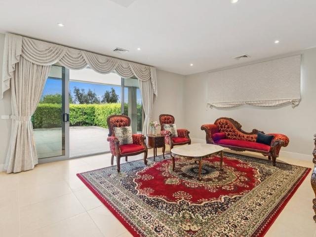Beachfront Luxury Townhouse