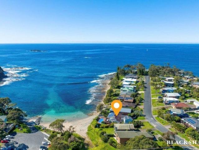 Beachfront Luxury with glorious ocean and island views