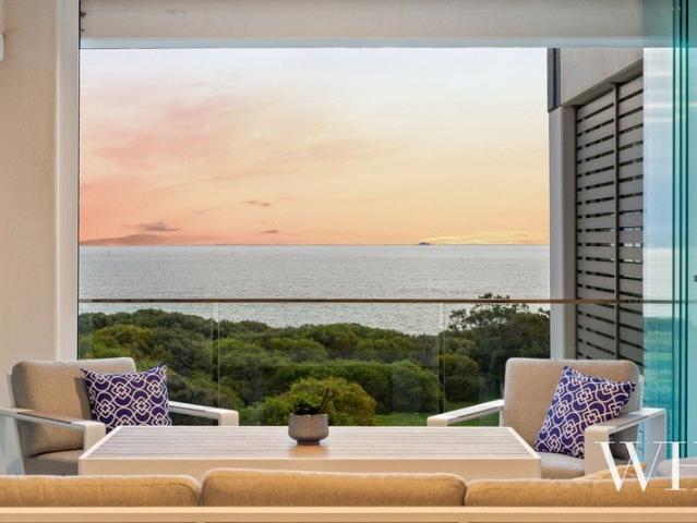 Beachfront Luxury: Sun, Sky & Islands
