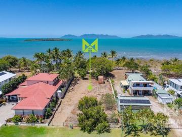 BEACHFRONT LAND BEAUTIFUL BRISK BAY