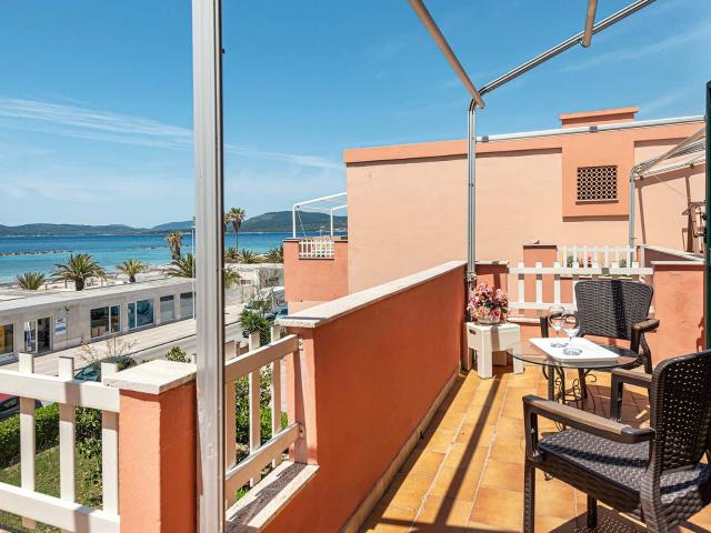 Beachfront Lido 95