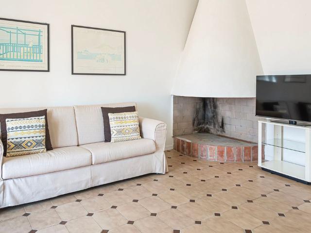 Beachfront Lido 95, Alghero Amsterdam Apartments for Rent
